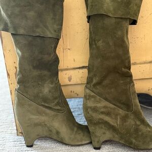 Roberto del Carlo Knee High Suede Boots (army green)